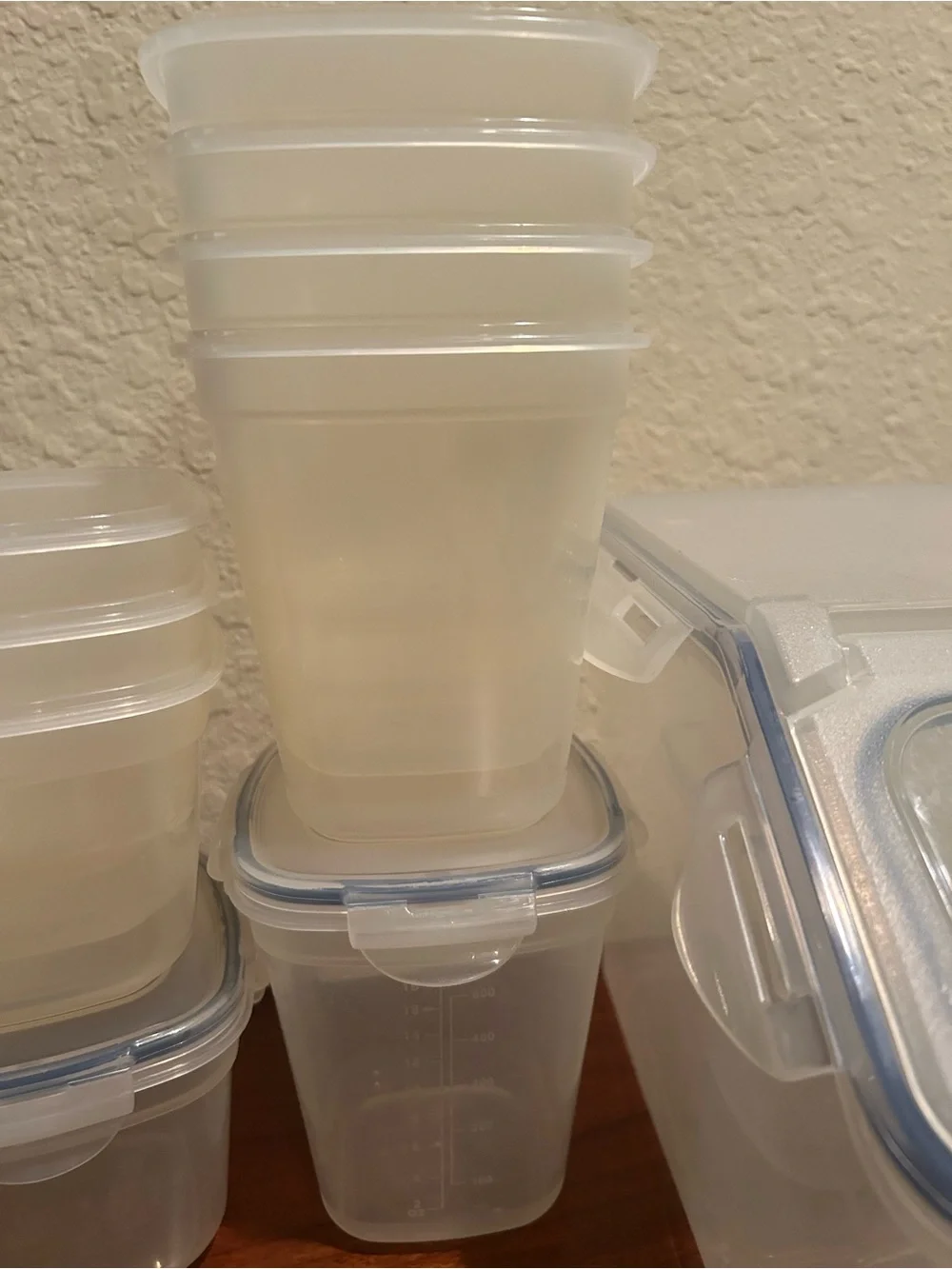 Lot of 15 Lock & Lock Containers with lids